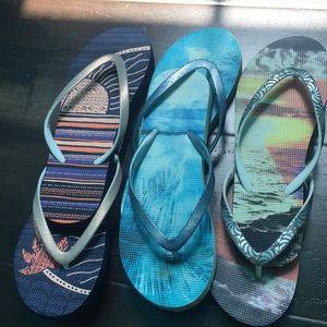 3 pairs of designed flip flops